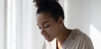 Adulting 101: Unleash Your Inner Online Merchant—A Hilarious Guide to Selling Stuff Online!